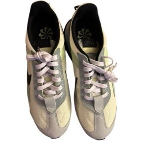 Nike Air Max Pre-Day Women’s 11 Men’s 9.5 Green Black NIB